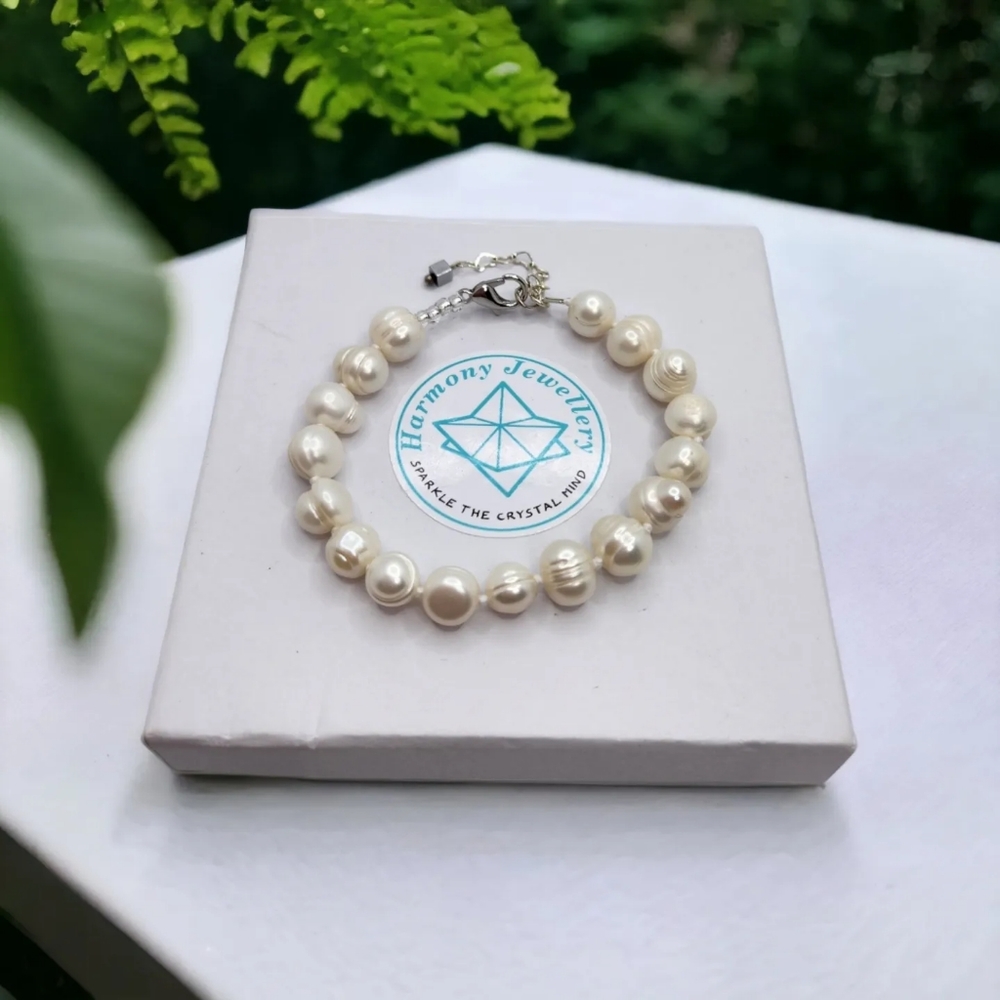 Classy Freshwater Pearl clasp bracelet